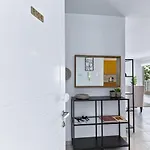 Lia's Gardens Apartment *
